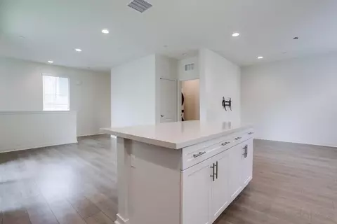 Living - 413 Lake Shore Way, Santee, CA 92071 photo 1 of 1