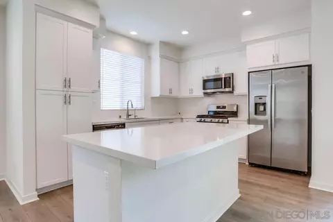Kitchen - 413 Lake Shore Way, Santee, CA 92071 photo 2 of 4