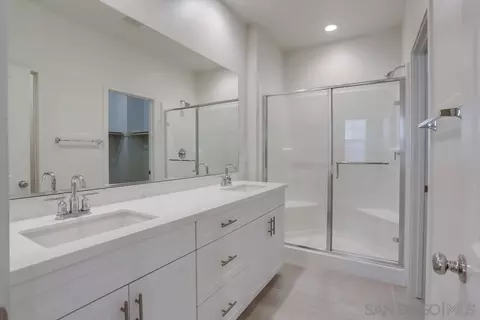 Bath - 413 Lake Shore Way, Santee, CA 92071 photo 3 of 4