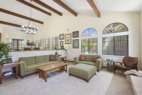 Living - 15204 Moonglow Dr, Ramona, CA 92065 photo 2 of 4