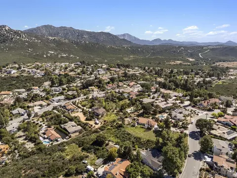 View/Area - 15204 Moonglow Dr, Ramona, CA 92065 photo 5 of 9