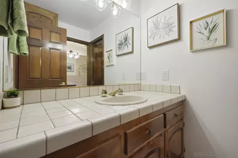 Bath - 15204 Moonglow Dr, Ramona, CA 92065 photo 3 of 4