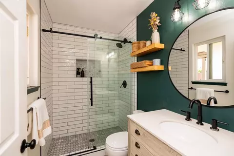 Bath - 11533 Paseo Vis, Lakeside, CA 92040 photo 1 of 3