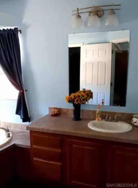 Bath - 2667 Angel Dr, Boulevard, CA 91905 photo 1 of 3