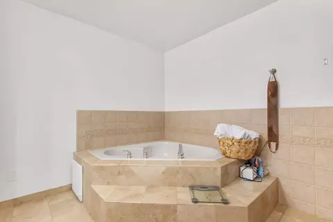 Bath - 2316 White Wing Dr, Jamul, CA 91935 photo 3 of 4