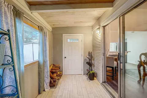 Exterior - 405 Davos Dr, Crestline, CA 92325 photo 7 of 16