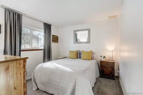 Bedroom - 405 Davos Dr, Crestline, CA 92325 photo 1 of 13