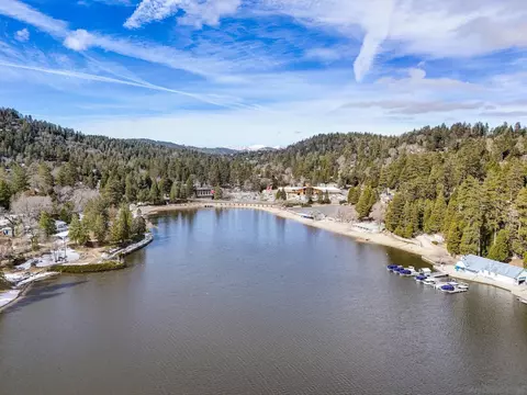 View/Area - 405 Davos Dr, Crestline, CA 92325 photo 4 of 6