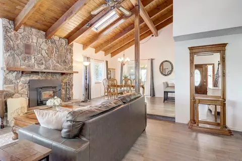 Living - 405 Davos Dr, Crestline, CA 92325 photo 2 of 6