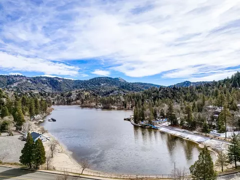 View/Area - 405 Davos Dr, Crestline, CA 92325 photo 6 of 6