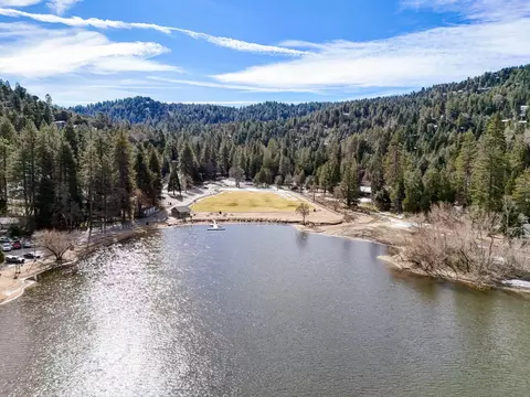 View/Area - 405 Davos Dr, Crestline, CA 92325 photo 1 of 6