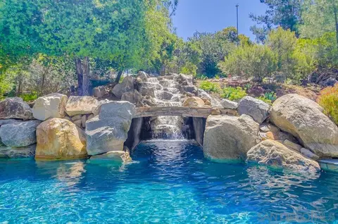 830 Midway Dr, Alpine, CA 91901