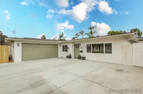 8618 Atlas View Dr, Santee, CA 92071