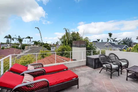 Exterior - 936 10th St, Coronado, CA 92118 photo 5 of 11