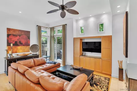 Living - 936 10th St, Coronado, CA 92118 photo 2 of 4