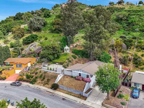 View/Area - 3011 Hypoint Ave, Escondido, CA 92027 photo 4 of 9