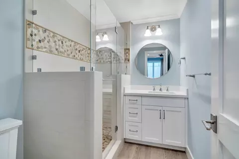 Bath - 1119 9th St, Coronado, CA 92118 photo 4 of 5