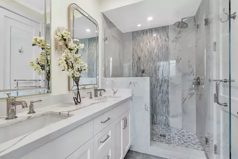 Bath - 1119 9th St, Coronado, CA 92118 photo 2 of 5