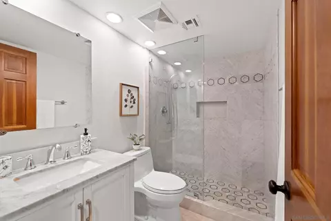 Bath - 502 Nantucket, Encinitas, CA 92024 photo 2 of 4