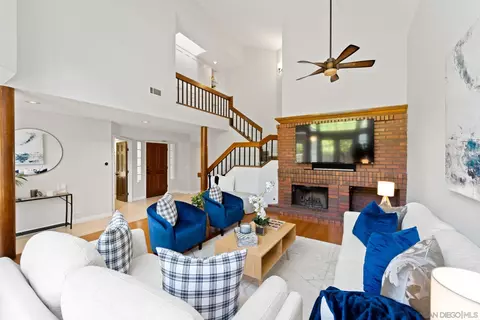 Living - 502 Nantucket, Encinitas, CA 92024 photo 3 of 3