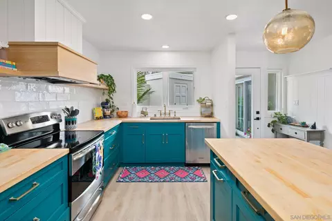 6152 Caminito Baeza, San Diego, CA 92122