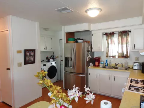 209 Bright Creek Ln, Oceanside, CA 92056 photo 12
