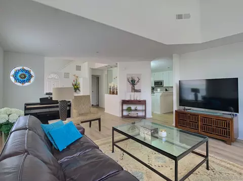 Living - 1827 Key Largo Rd, Vista, CA 92081 photo 1 of 6