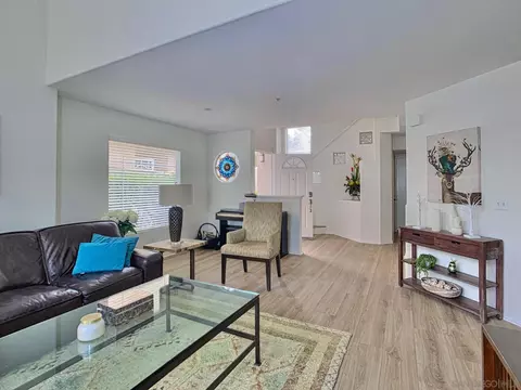 Living - 1827 Key Largo Rd, Vista, CA 92081 photo 4 of 6
