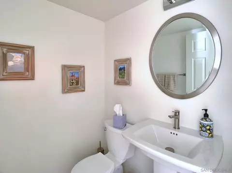 Bath - 1827 Key Largo Rd, Vista, CA 92081 photo 1 of 5