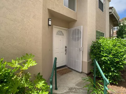 Entry Way - 1827 Key Largo Rd, Vista, CA 92081 photo 3 of 4