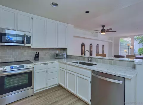 Kitchen - 1827 Key Largo Rd, Vista, CA 92081 photo 2 of 3