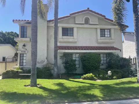 3736-38 Haines, San Diego, CA 92109