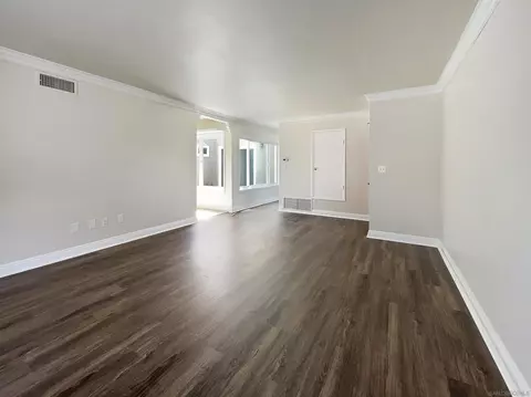 8562 Lake Bluffs Cir, Spring Valley, CA 91977 photo 7