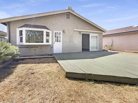 8562 Lake Bluffs Cir, Spring Valley, CA 91977 photo 17