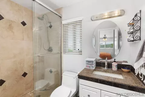 Bath - 28750 Sandhurst Way, Escondido, CA 92026 photo 7 of 8