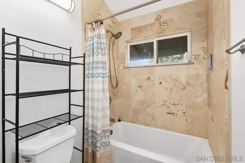 Bath - 28750 Sandhurst Way, Escondido, CA 92026 photo 8 of 8