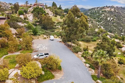 View/Area - 28750 Sandhurst Way, Escondido, CA 92026 photo 4 of 11