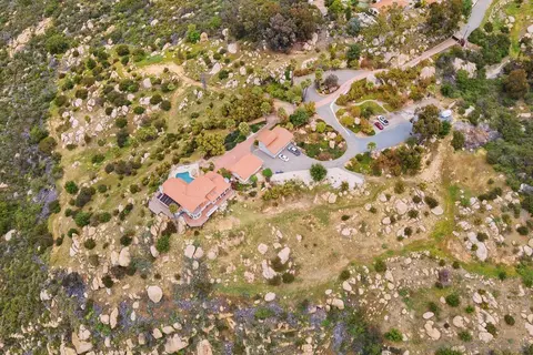 View/Area - 28750 Sandhurst Way, Escondido, CA 92026 photo 3 of 11