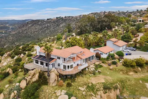 View/Area - 28750 Sandhurst Way, Escondido, CA 92026 photo 10 of 11