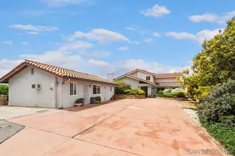 Exterior - 28750 Sandhurst Way, Escondido, CA 92026 photo 4 of 13