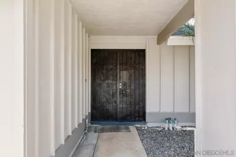 9104 Christiana St, Spring Valley, CA 91977 photo 5