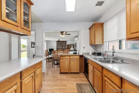 9104 Christiana St, Spring Valley, CA 91977 photo 13