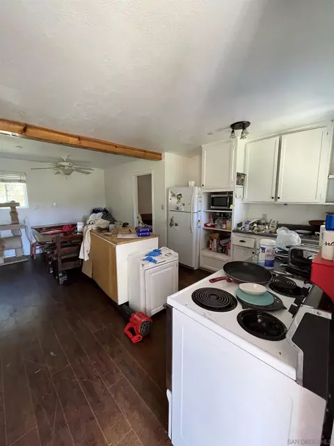 Kitchen - 22322 Casa De Carol, Ramona, CA 92065 photo 2 of 4