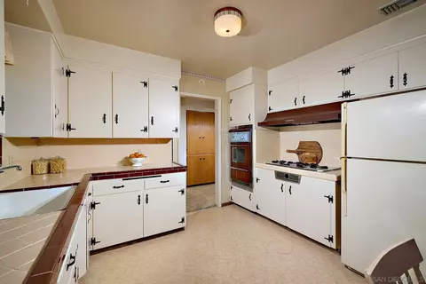 258 J Ave, Coronado, CA 92118 photo 8