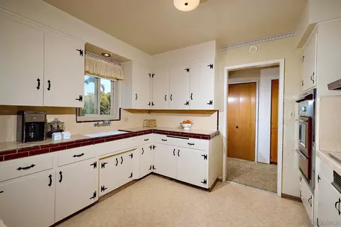 258 J Ave, Coronado, CA 92118 photo 7