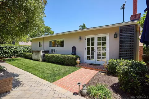 Exterior - 254 J Ave, Coronado, CA 92118 photo 4 of 5