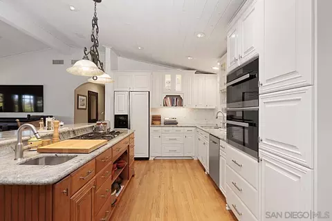 890 Passiflora, Encinitas, CA 92024 photo 13