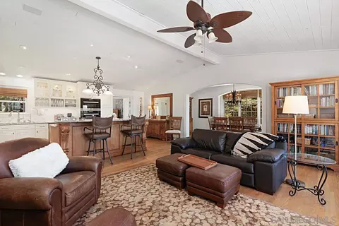 890 Passiflora, Encinitas, CA 92024 photo 11