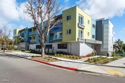 1704 Hornblend St, San Diego, CA 92109