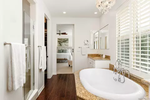 Bath - 7558 Circulo Sequoia, Carlsbad, CA 92009 photo 4 of 5